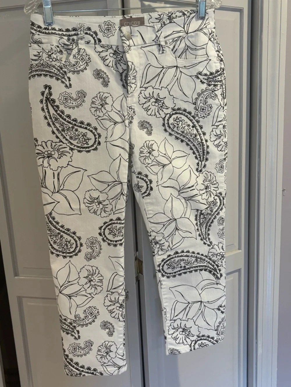 Chico's Black & White Paisley/Floral Capris - Picture 4 of 5